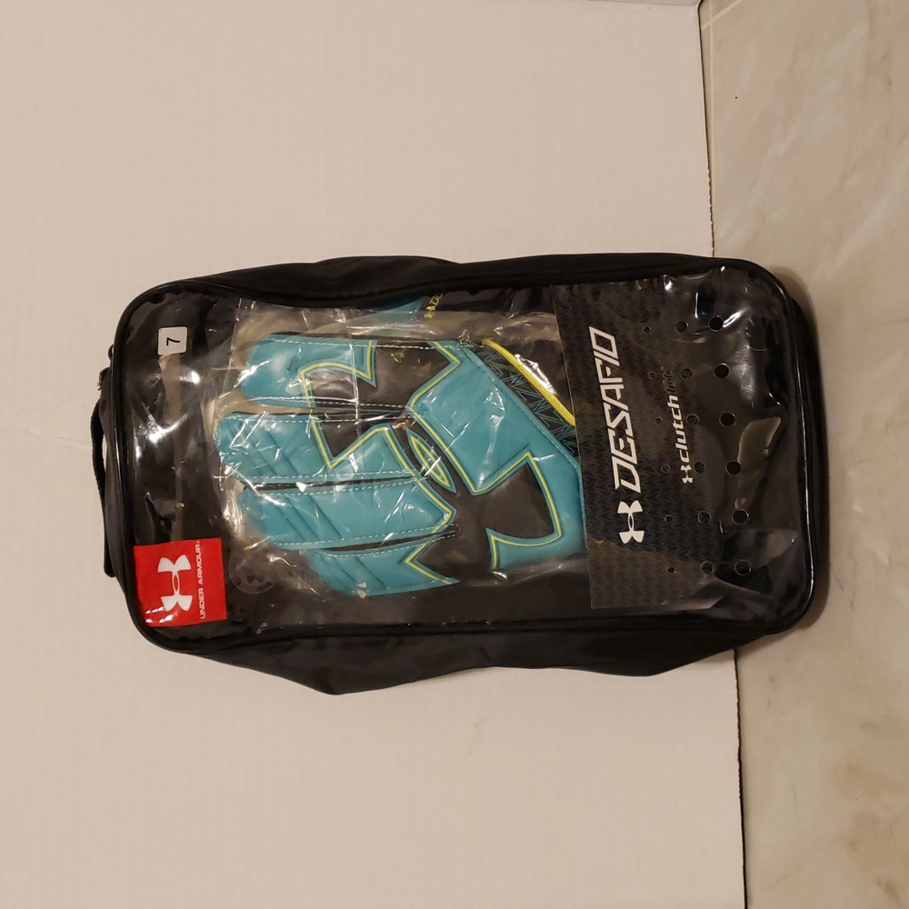 Under Armour Desafio GolKeeper Gloves Size 7 NEW